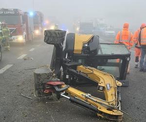 Kolizja za kolizją na S5 koło Leszna. Na wysokości Lipna w gęstej mgle wpadają na siebie samochody