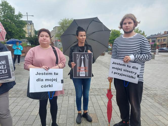 Protest pod hasłem "Ani jednej więcej" Starachowice 14.06.2023