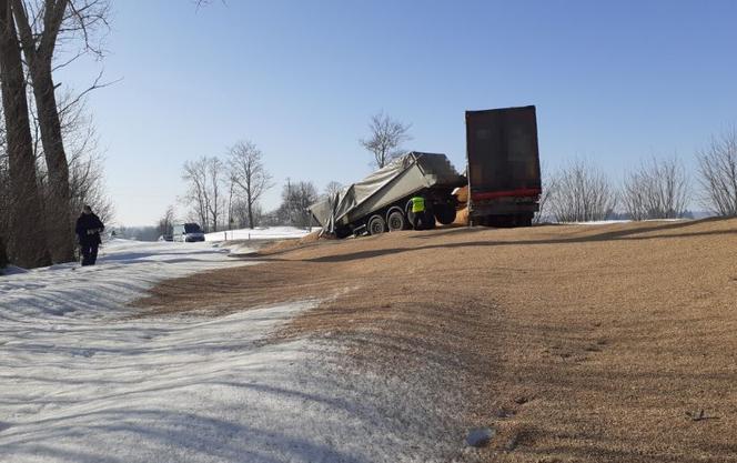 Kukowo. Śmiertelny wypadek na DK 65. Nie żyje kierowca ciężarówki. Trasa jest zablokowana