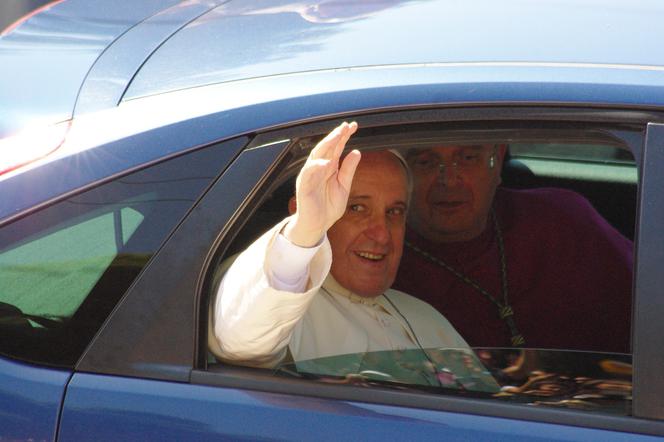Papież franciszek pomógł fundacji z Tarnowa