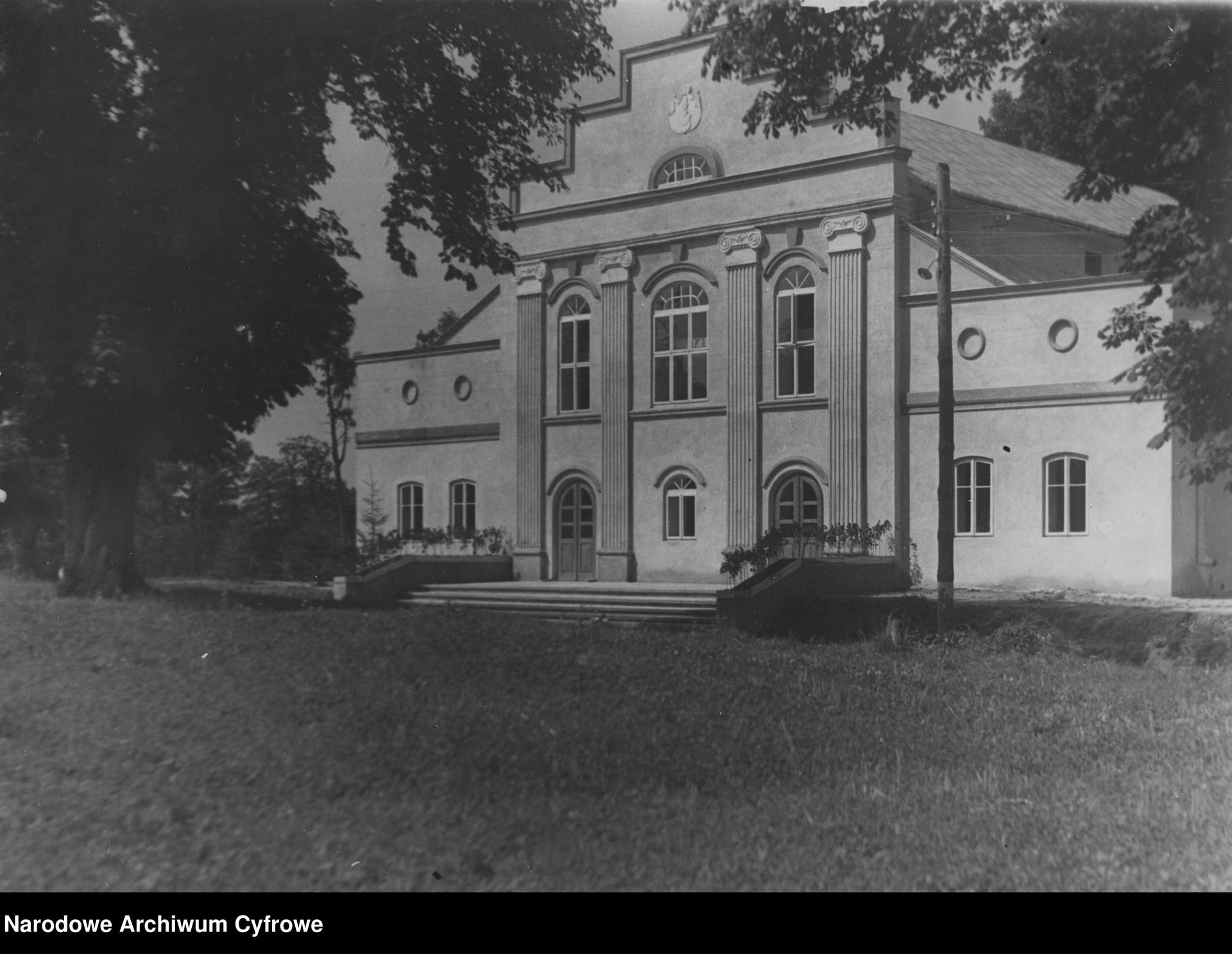 Horyniec - Zdrój, województwo lwowskie. Budynek teatru dworskiego