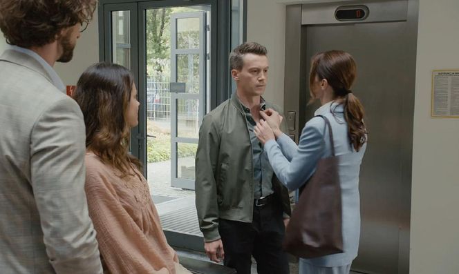 M jak miłość odc. 1884. Martyna (Magdalena Turczeniewicz), Jakub Karski (Krzysztof Kwiatkowski), Kasia (Paulina Lasota), Mariusz (Mateusz Mosiewicz)