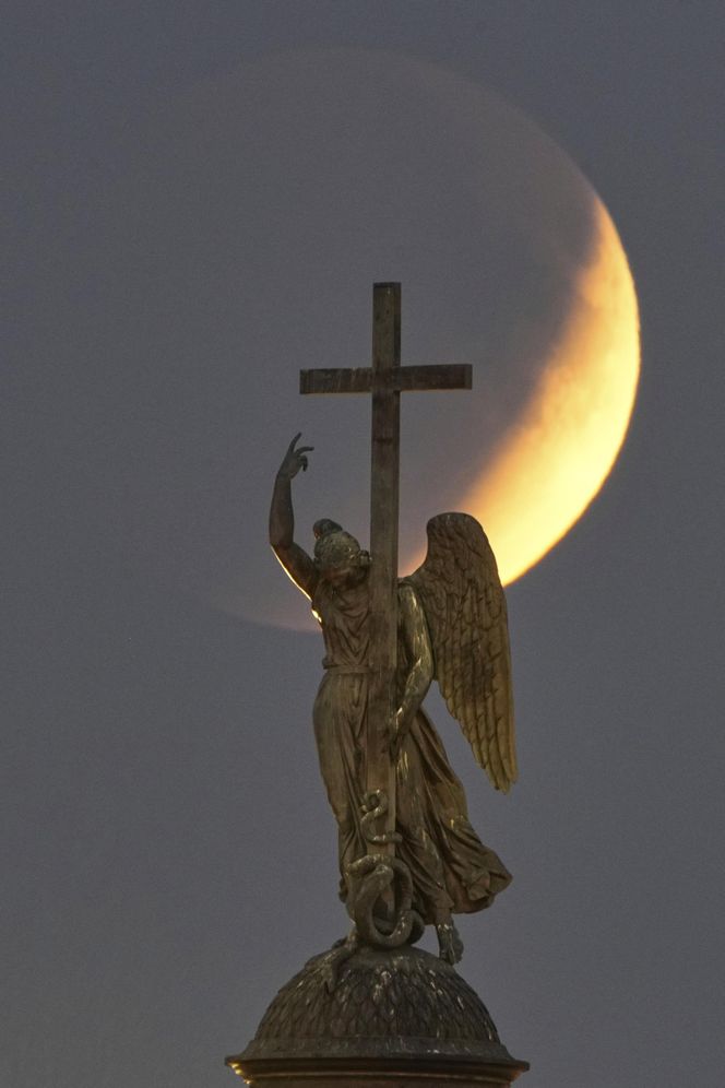 Krwawy Księżyc. Całkowite zaćmienie Księżyca obserwowane na całym Świecie