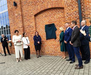 Rozpoczeły się obchody 20-lecia MSCW Elektrownia - Dziś odsłonięto tablicę upamiętniająca wieloletniego dyrektorka instytucji