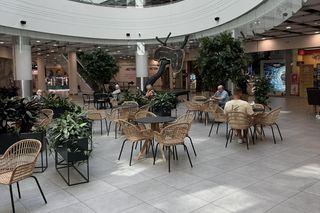 Sky Tower we Wrocławiu - strefa gastronomiczna