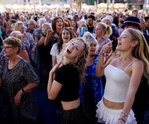 Potańcówka przed Teatrem Śląskim w Katowicach (09.08)