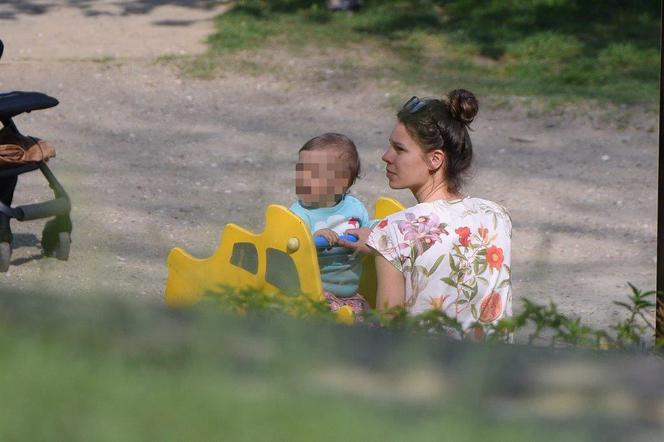 Jest tatą w życiu, chce być ojcem w serialu