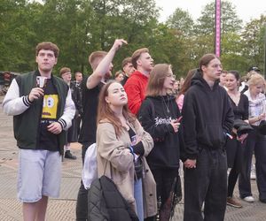 Kortowiada 2025. Koncerty na Plaży Kortowskiej przyciągnęły tłumy. Tak wyglądał drugi dzień imprezy!