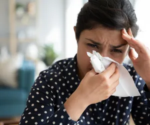Śmierdzące kichnięcia mówią wiele o zdrowiu. Kiedy są powodem do niepokoju?