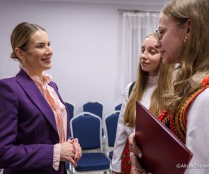 Marta Nawrocka spotkała się z młodymi gospodyniami