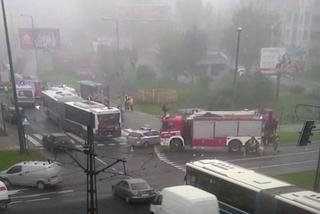 Kraków: Na rondzie Dywizjonu 308 autobus potrącił rowerzystę