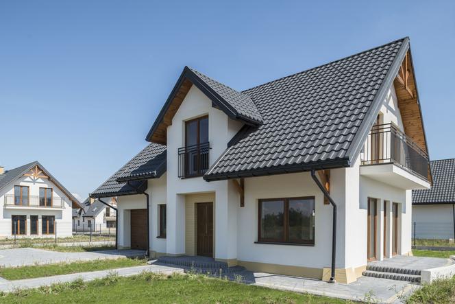 Blachodachówka panelowa MODUS – idealna na strome dachy
