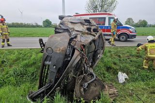 Kierowca busa wjechał do rowu. Wypadek w powiecie gostyńskim [ZDJĘCIA]