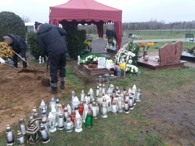 Pogrzeb ofiar wypadku w Ciborzu. Tłumy żałobników żegnają tragicznie zmarłych
