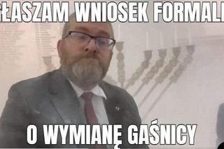 Grzegorz Braun z gaśnicą w Sejmie