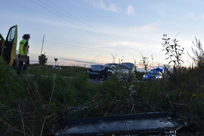 Trzy osoby poszkodowane w wypadku niedaleko Kościana. Policja wyjaśnia kto zawinił