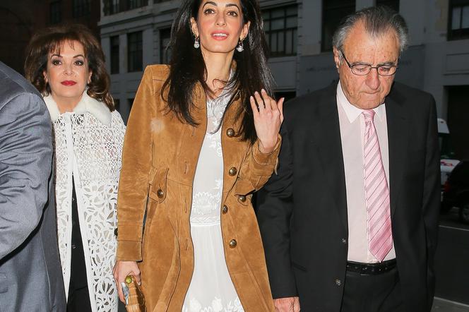 Amal Clooney z rodzicami