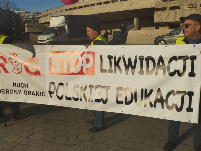 Protest w Katowicach. Tysiące związkowców na ulicach. Padły mocne słowa o „zbrodniczej ideologii”