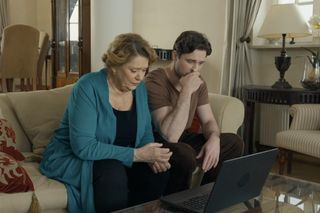 Barwy szczęścia odc. 3201. Józefina Rawiczowa (Elżbieta Jarosik), Cezary (Marcel Opaliński)