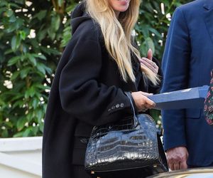 Joanna Przetakiewicz Bantleyem po pizzę