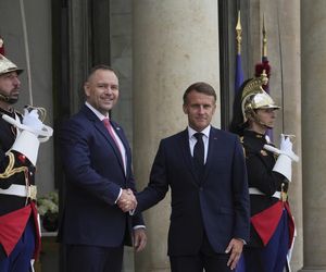 Nawrocki spotkał się z Macronem