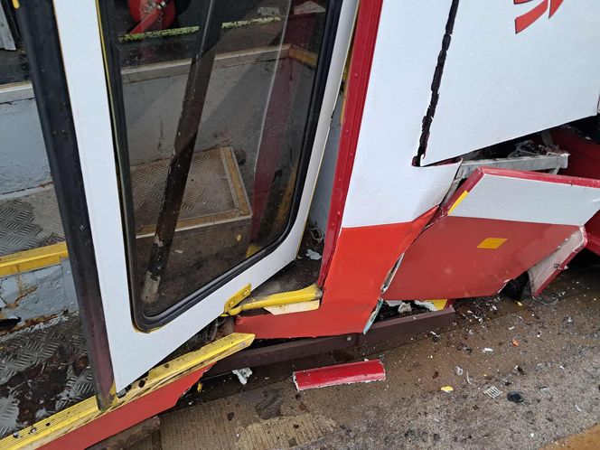 Zderzenie dwóch tramwajów w centrum Łodzi.