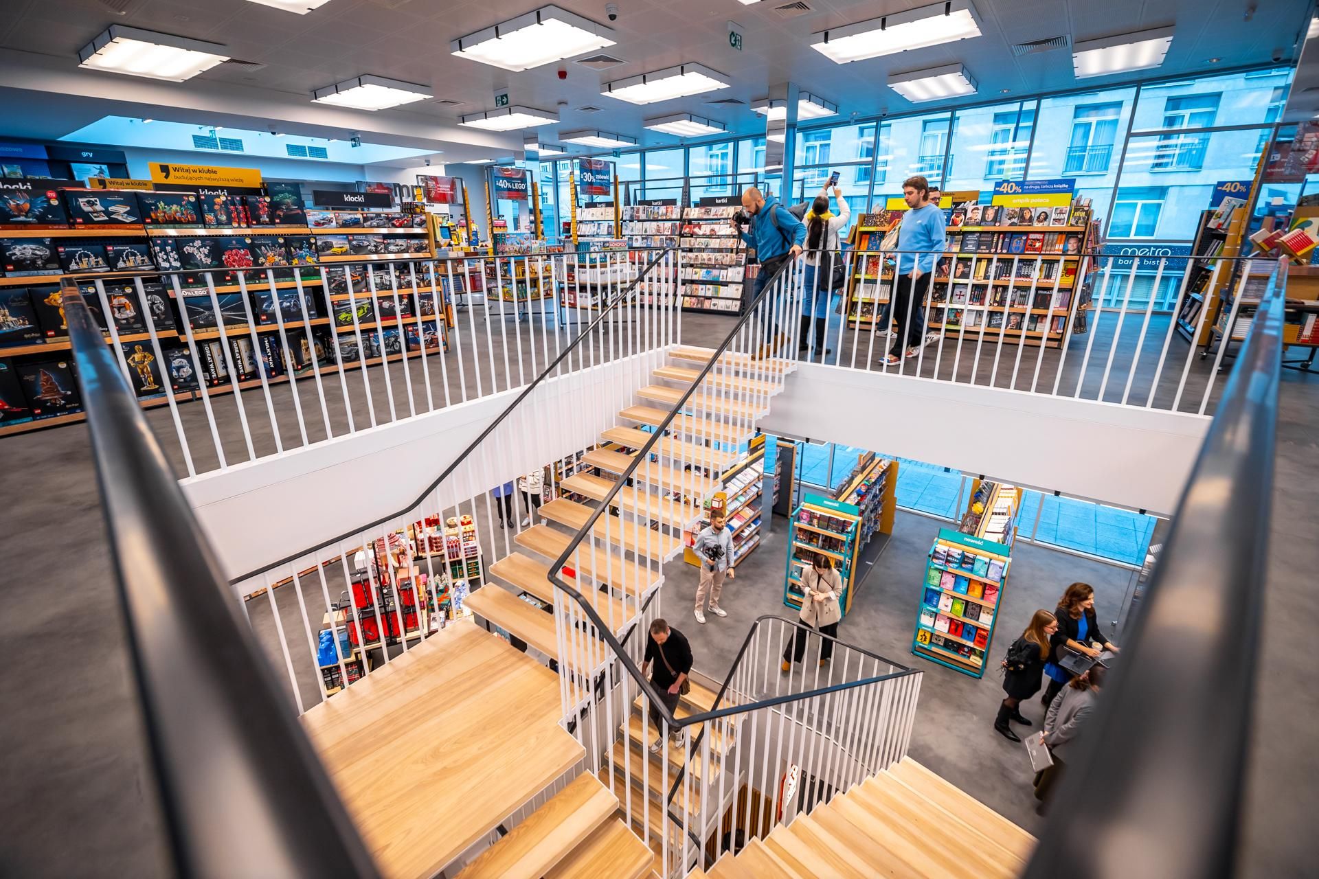 Wnętrza odnowionej "Cepelii" w Warszawie