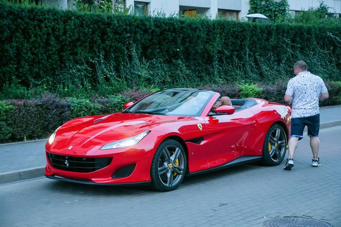 Patryk Vega w Ferrari Portofino wartym milion złotych