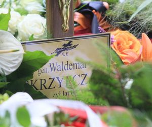 Tu pochowali gen. Waldemara Skrzypczaka 