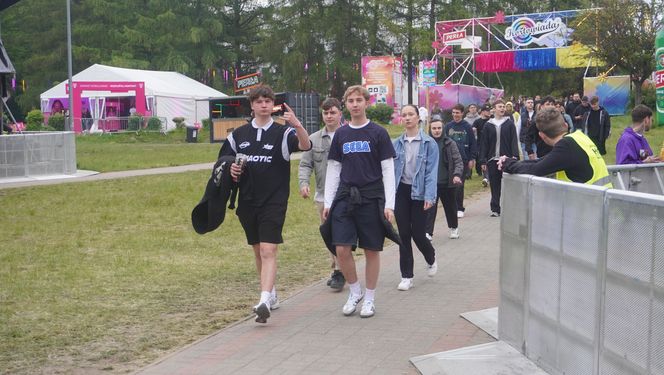 Kortowiada 2025. Koncerty na Plaży Kortowskiej przyciągnęły tłumy. Tak wyglądał drugi dzień imprezy!
