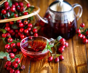 Herbata z dzikiej róży: dlaczego warto ją pić? Poznaj jej właściwości! 