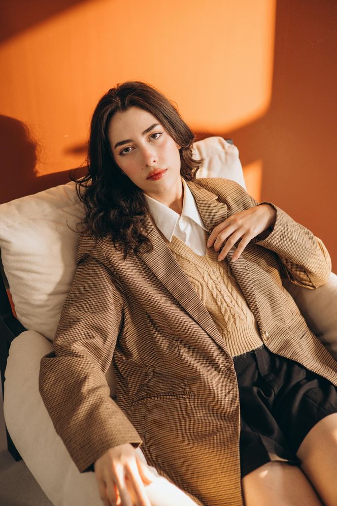 Nietypowe zestawy, które będą hitem tego sezonu. Sprawdź, czy masz je w swojej szafie