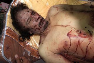 Zdjęcie martwego Kaddafiego