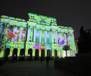 Mapping na fasadzie Pałacu Staszica - siedziby Polskiej Akademii Nauk w Warszawie