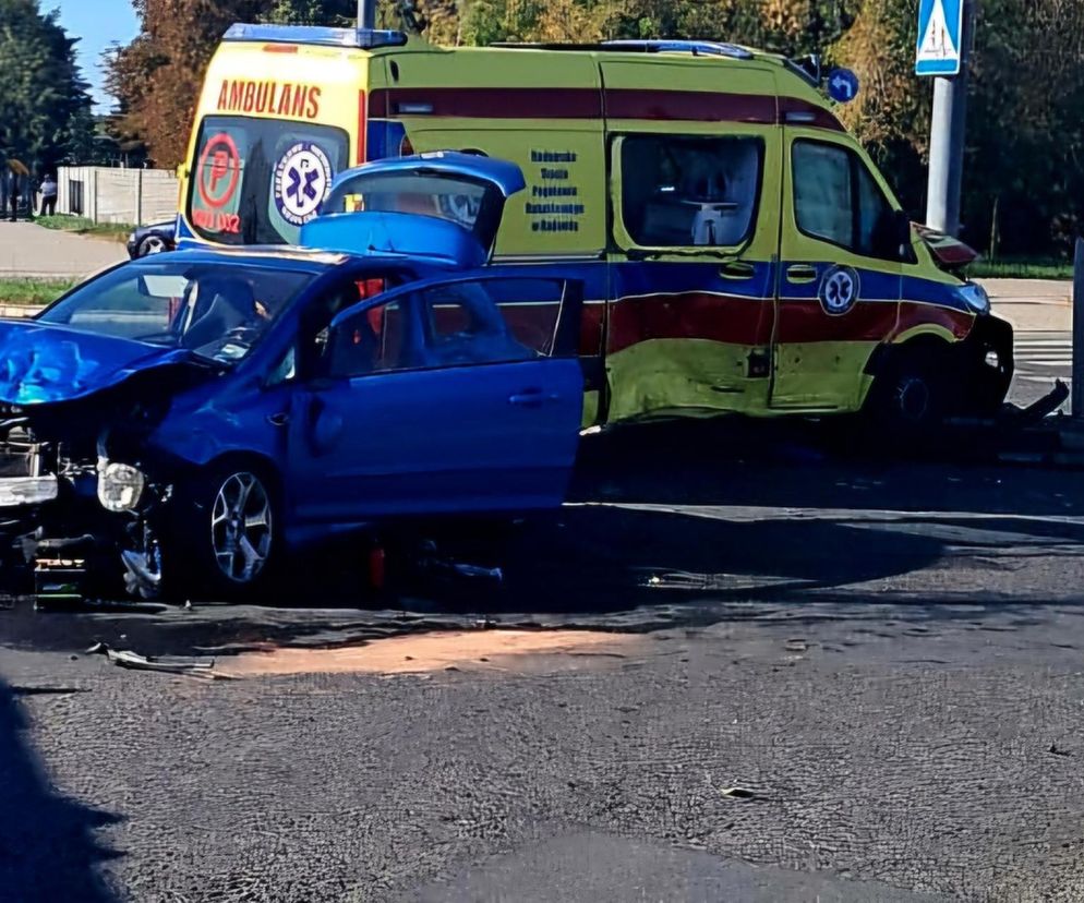 Radom. Wypadek karetki