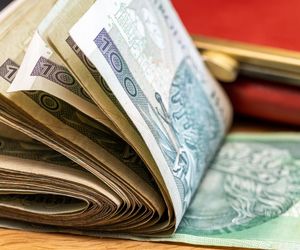 Średnia krajowa to mit? GUS ujawnia prawdziwe zarobki Polaków