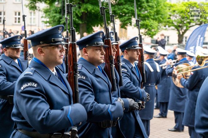 Policjantki i policjanci złożyli ślubowanie. 126 funkcjonariuszy zasiliło śląski garnizon