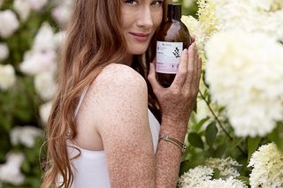 W harmonii z naturą: Pharma Care i Fundacja Pszczoła Musi Być tworzą „Leśny Ogród”