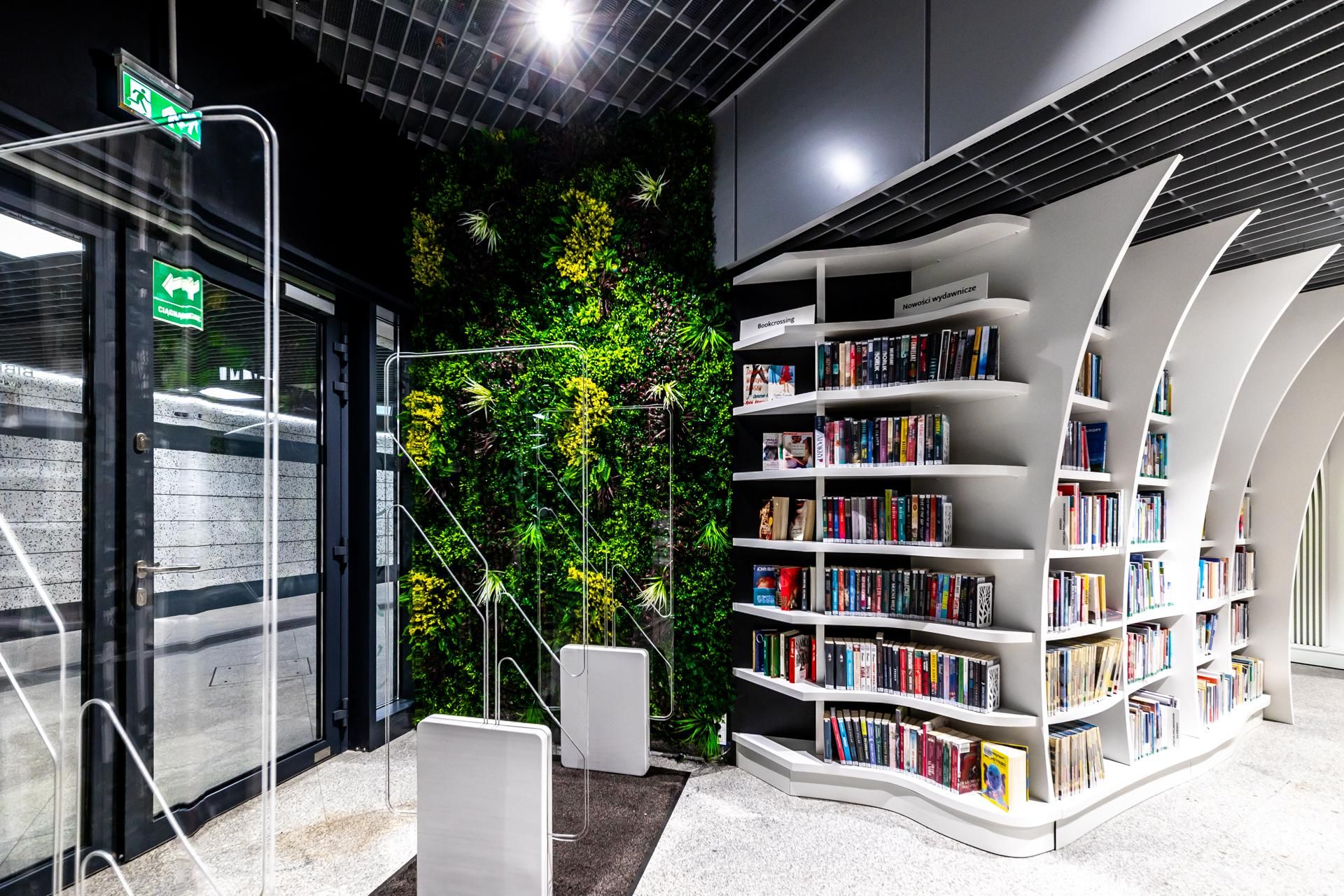 Metroteka – biblioteka na stacji metra M2 Kondratowicza w Warszawie