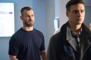 Na dobre i na złe odc. 636. Krzysztof Radwan (Mateusz Damięcki), Robert Dębski (Bartosz Porczyk)