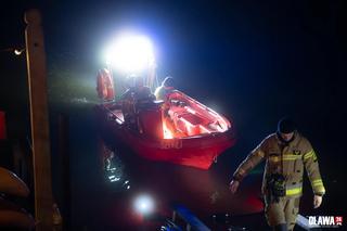 Człowiek stał na barierce i wpadł do Odry