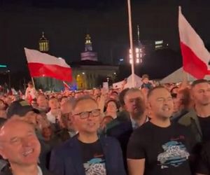 Karol Nawrocki śpiewa (nie)zakazane piosenki