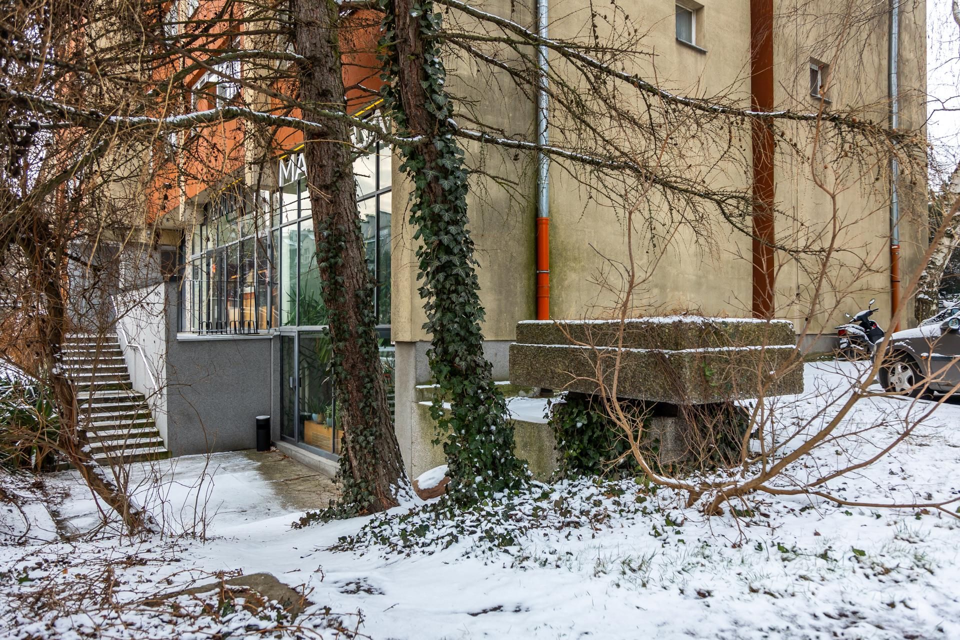 "Dom samotnych" na Etiudy Rewolucyjnej 9 w Warszawie