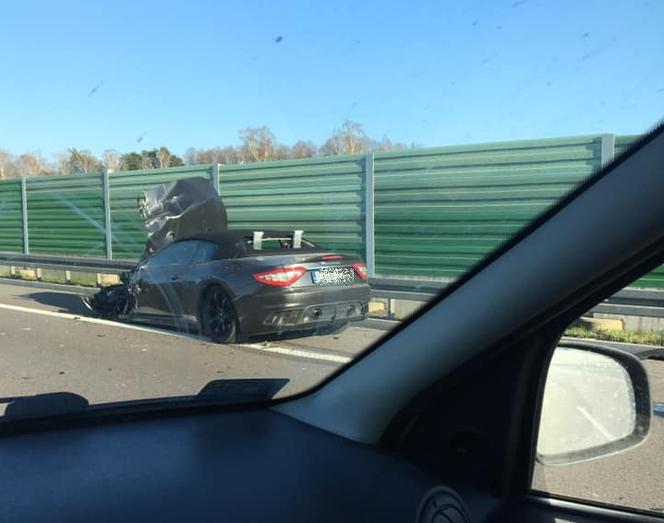 Maserati rozbite na S8. Dwie kolizje w tym samym miejscu