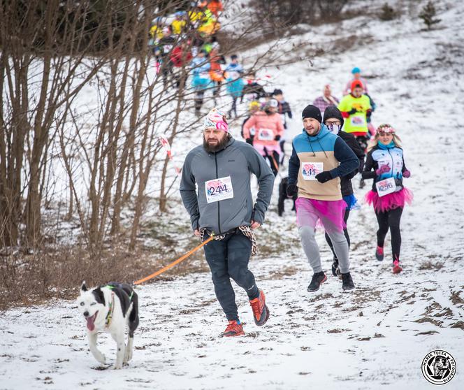 Bieg w spódnicach i sukienkach na Jurze