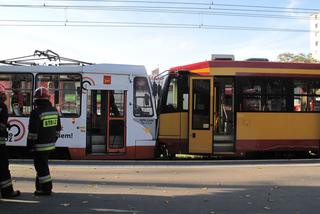 Poważny wypadek na Bratysławskiej przy Wróblewskiego! 6 osób rannych w zderzeniu tramwajów [ZDJĘCIA]