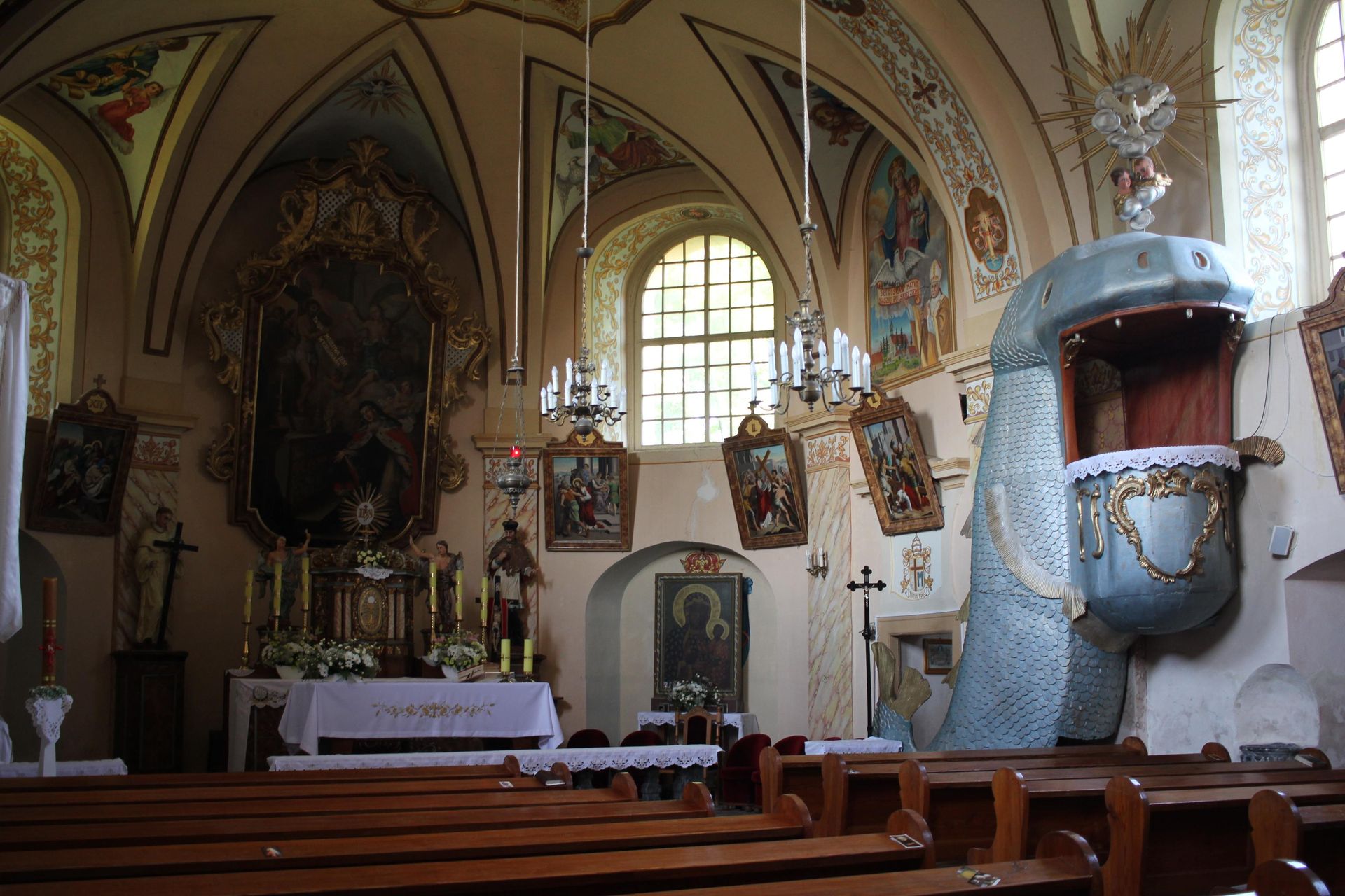 Ambona wieloryb w Dobroszowie