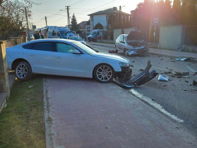 Czołowe zderzenie na ulicy Kościelnej w Starachowicach