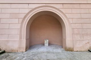 Stołeczna uczelnia może pochwalić się bajkowym ogrodem. Już niedługo będzie dostępny dla wszystkich 