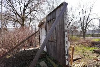 Domek Fiński Ryszarda Kapuścińskiego to ruina - zobacz zdjęcia